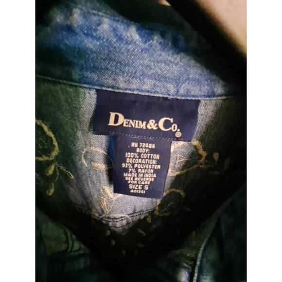 Denim and Co Floral Embroidered with Birdhouse Button Up Shirt Size S - Picture 3 of 6